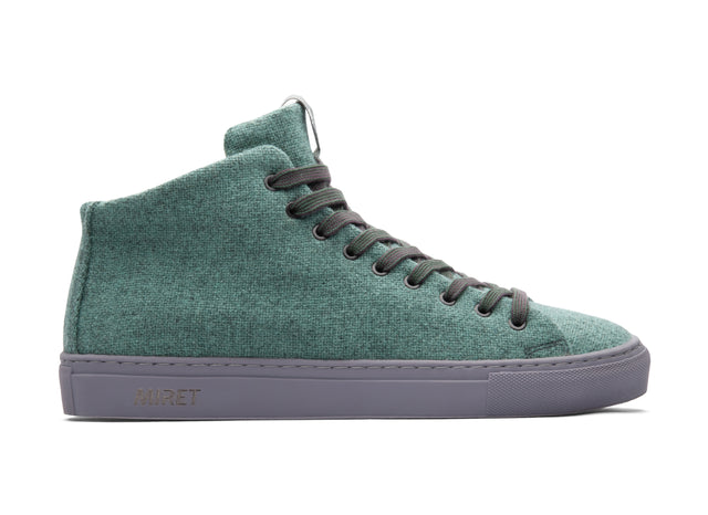 Mid-top natural sneakers for spring and summer in the color green. Made from 100% thermoregulating and water and dirt repellent wool with pure hemp lining, wool-covered cork insoles and natural rubber outsoles. OEKO-TEX certified sneakers manufactured in the EU.